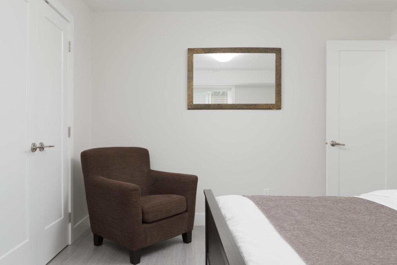 Tastefully Furnished And Newly Updated 2 Bd Central Lynn Valley North Vancouver Villa Esterno foto