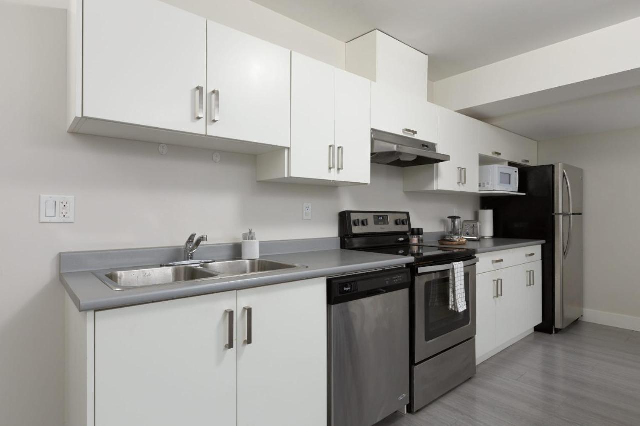 Tastefully Furnished And Newly Updated 2 Bd Central Lynn Valley North Vancouver Villa Esterno foto