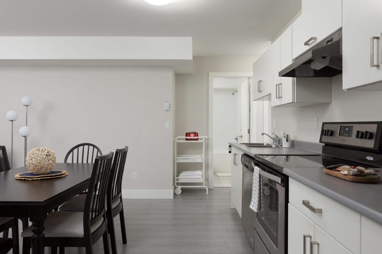 Tastefully Furnished And Newly Updated 2 Bd Central Lynn Valley North Vancouver Villa Esterno foto