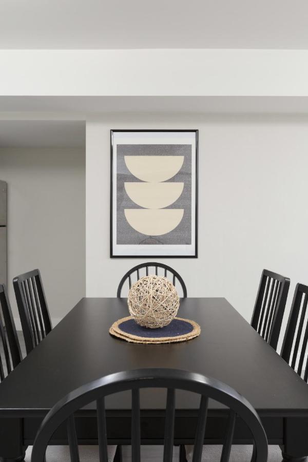 Tastefully Furnished And Newly Updated 2 Bd Central Lynn Valley North Vancouver Villa Esterno foto